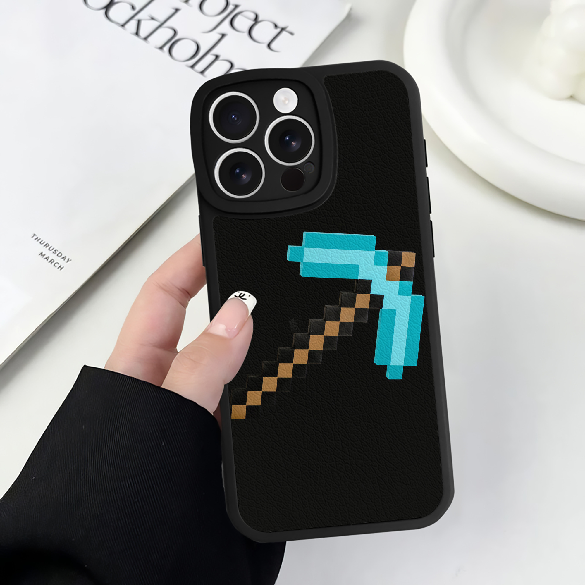（画像用） マインクラフト ブロックの世界 Minecraft MC Block world 【iPhone 16シリーズ対応】シリコンスマホケース（レザー調） 材質：シリコン
